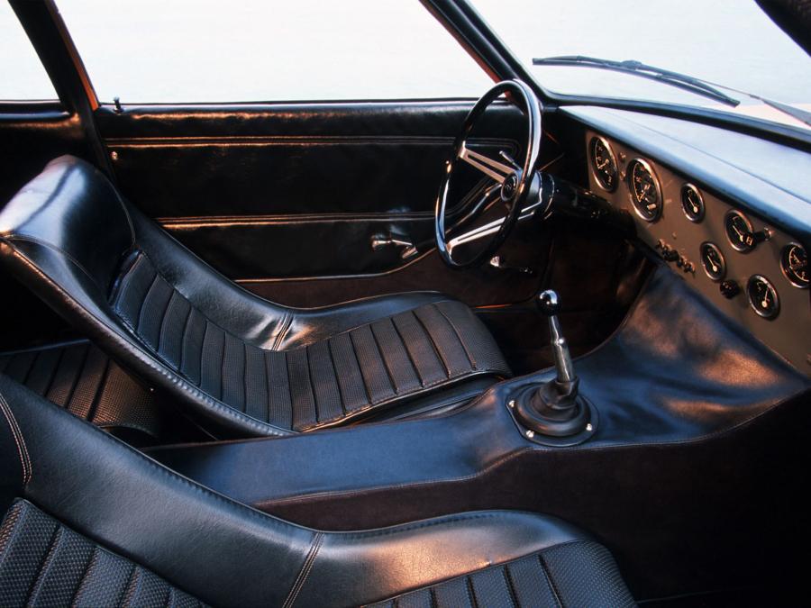 Интерьер Opel Experimental GT 1965 года  (фото 5 из 12)